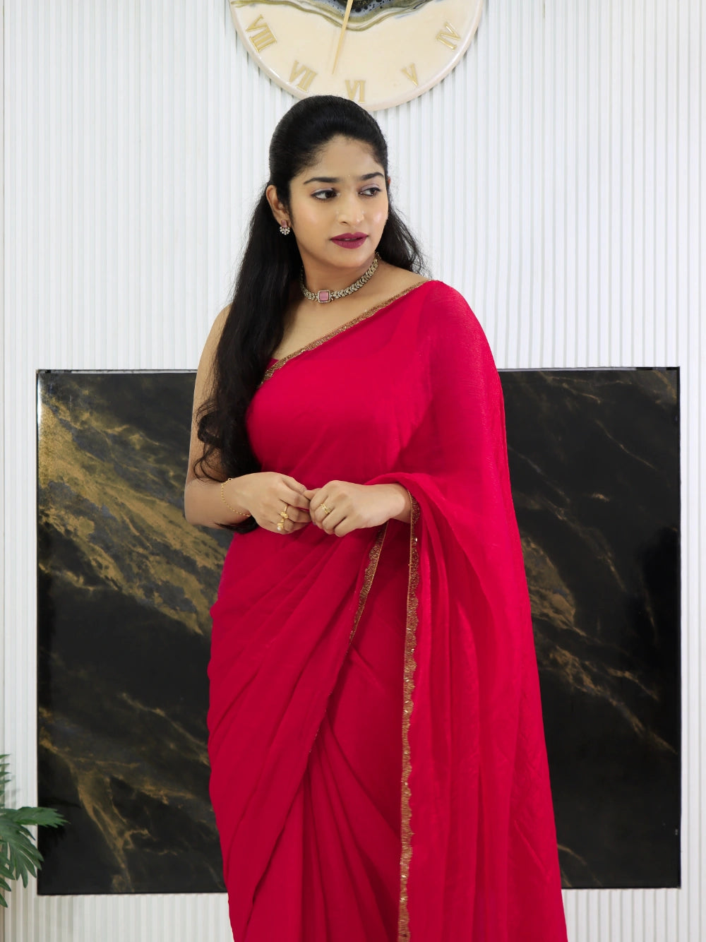 Tonix Crush Saree with Super Hit Gum Lace & Matching Lace-Edged Blouse – Premium Classy Look