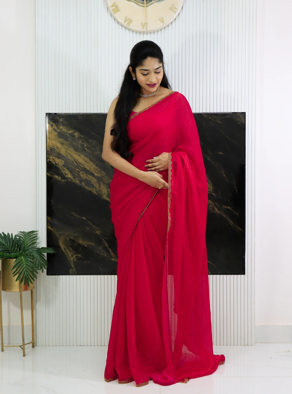 Tonix Crush Saree with Super Hit Gum Lace & Matching Lace-Edged Blouse – Premium Classy Look