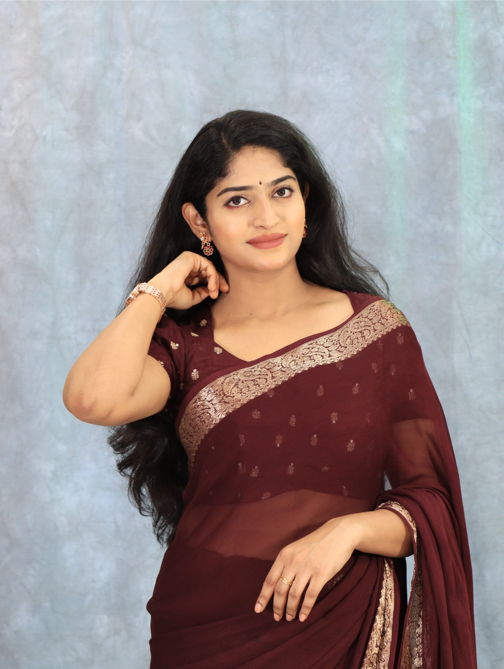 Viscose Georgette Saree with Butti Design Blouse – Soft Drape & Elegant Finish