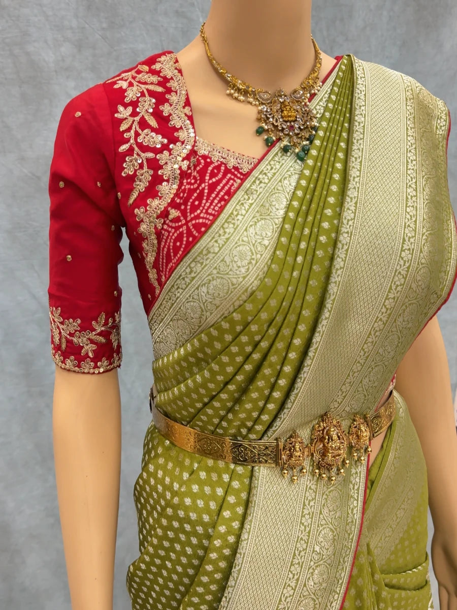 Exclusive Banarasi x Bandhani Saree – Premium Dyed Silk with Contrast Border & Designer Tassels