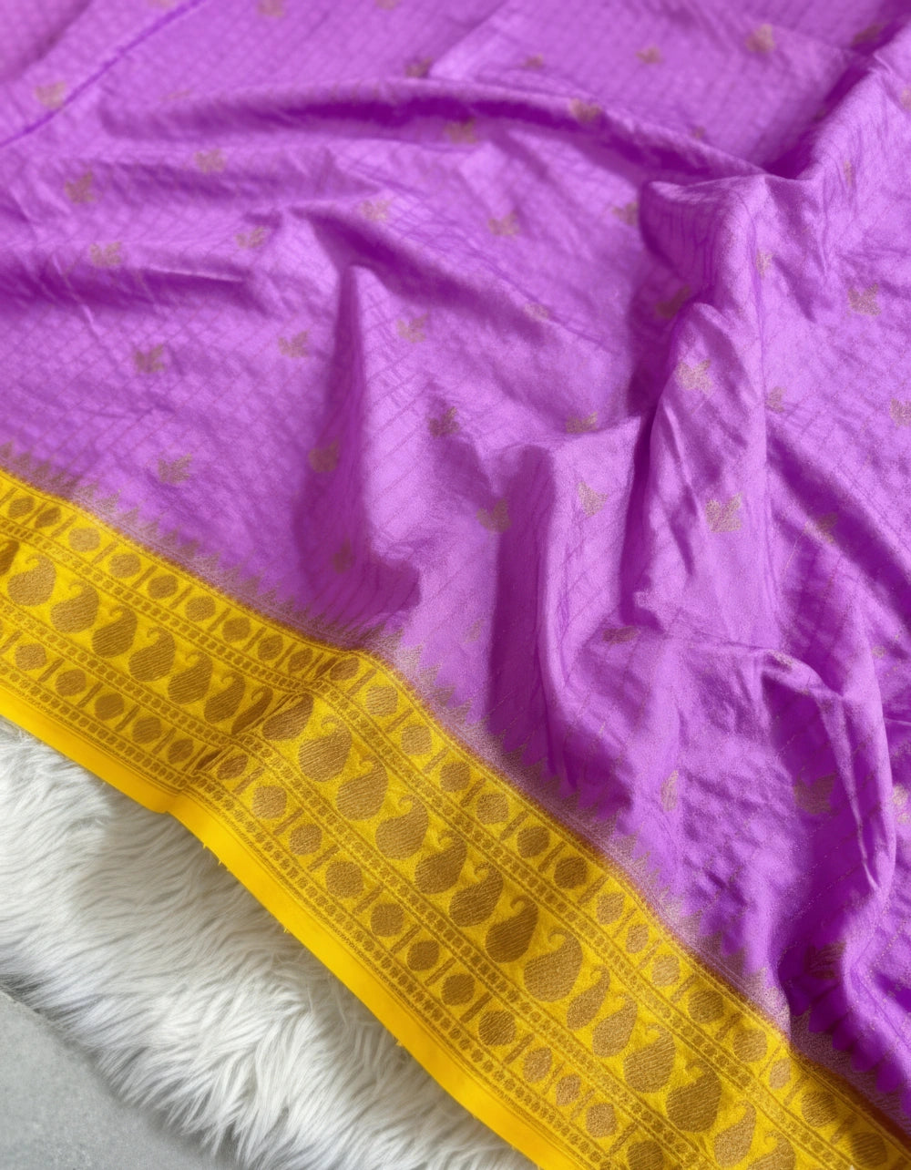 Banaras Handloom Chinia Silk Soft Saree with Zari Weaving & Striped Buti Design – Contrast Pallu & Blouse