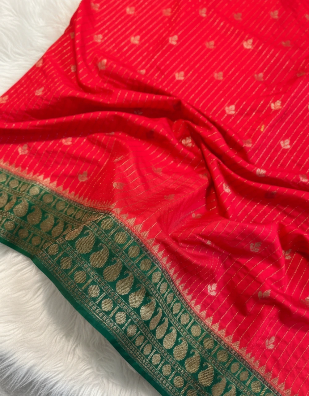 Banaras Handloom Chinia Silk Soft Saree with Zari Weaving & Striped Buti Design – Contrast Pallu & Blouse