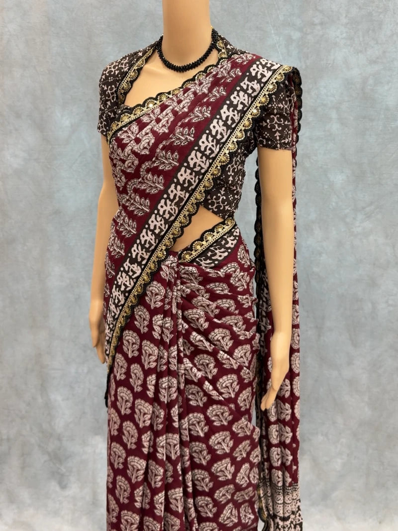 Premium Mul Mul Cotton Saree with Elegant Print, Rich Pallu & Scalloped Lace Border – Printed Blouse