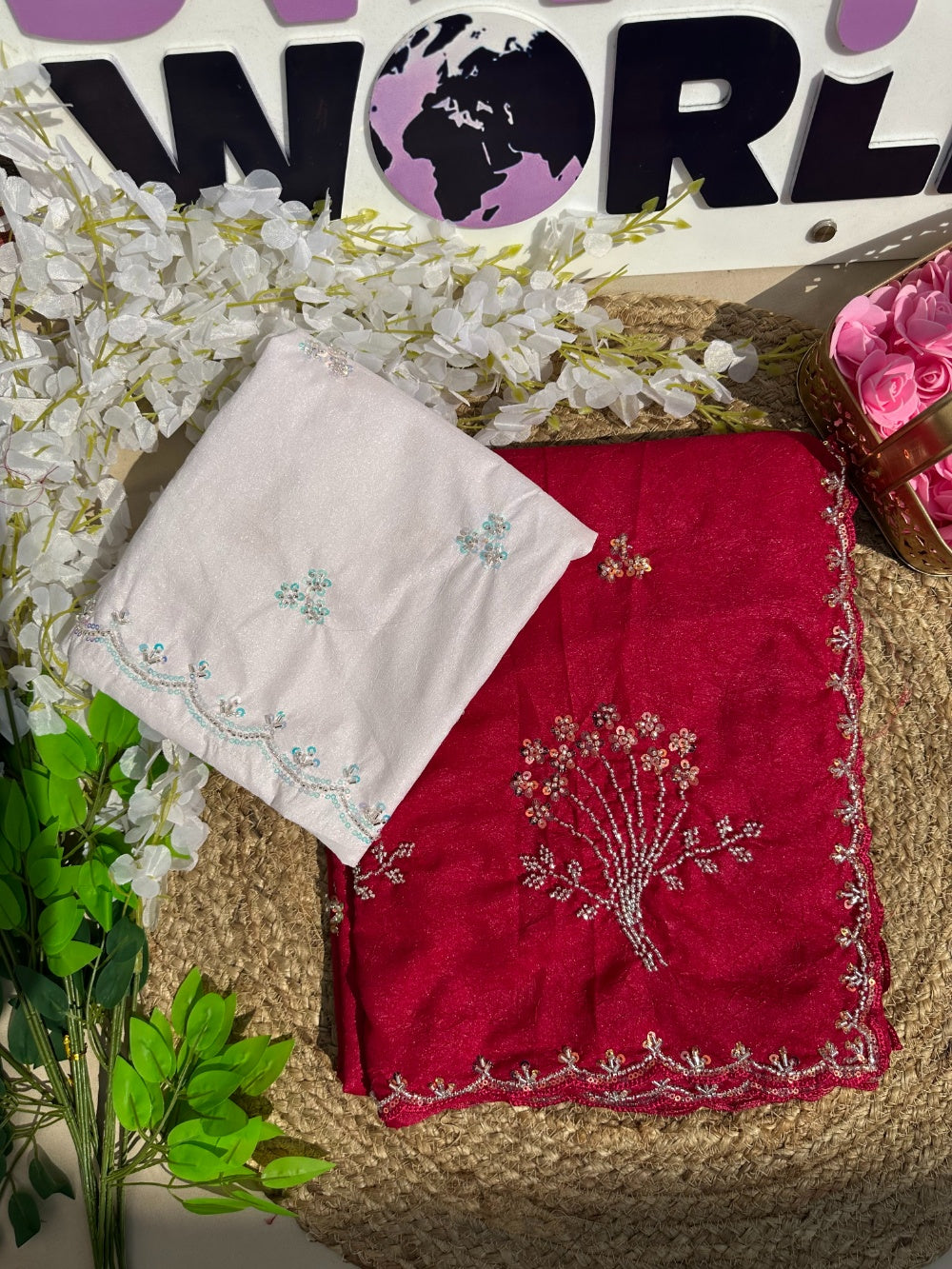 Premium Crunchy Texture Saree with Intricate Bits Handwork & Scalloped Border – Contrast Blouse with Butti & Designer Sleeves