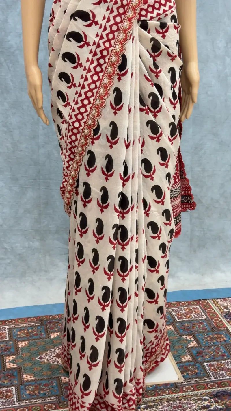 Premium Mul Mul Cotton Saree with Elegant Print, Rich Pallu & Scalloped Lace Border