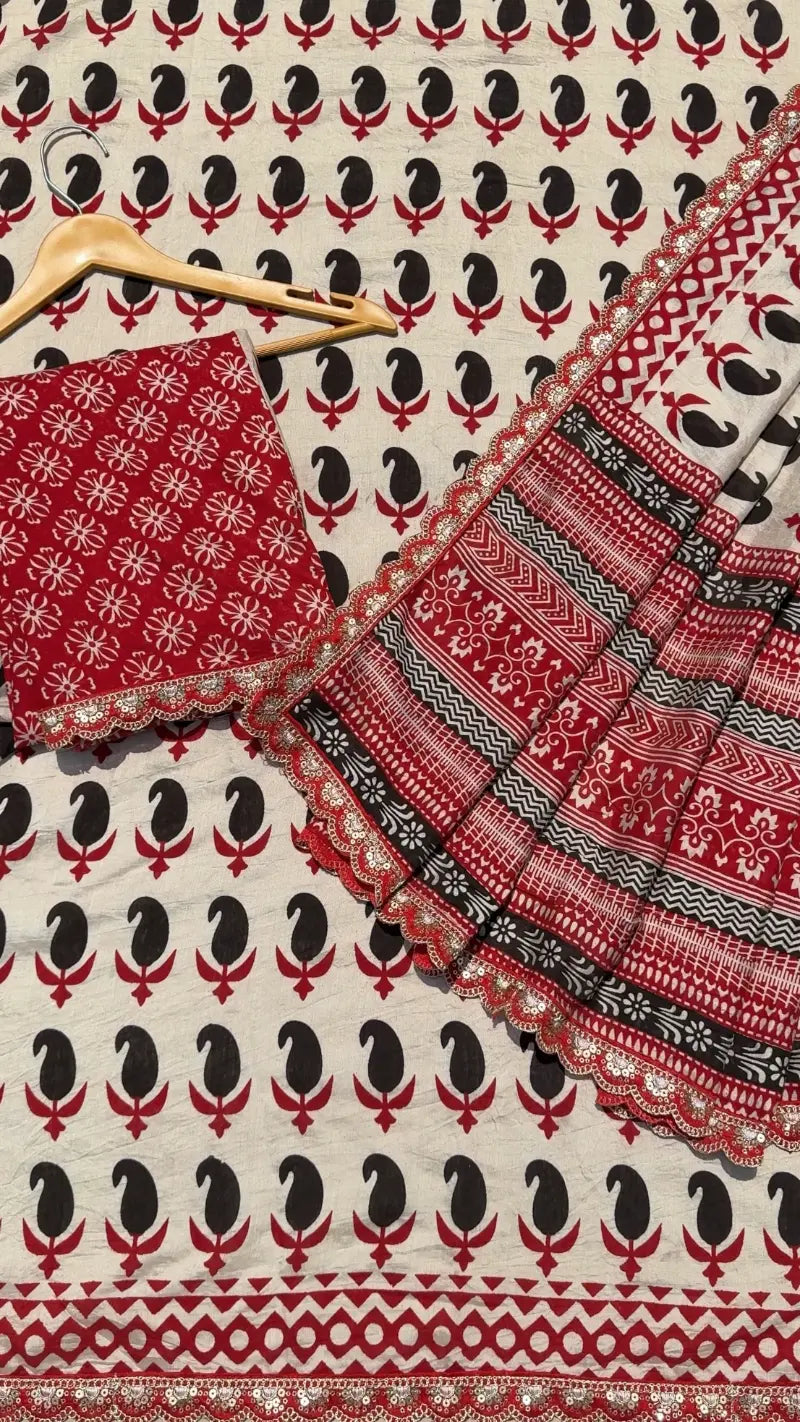 Premium Mul Mul Cotton Saree with Elegant Print, Rich Pallu & Scalloped Lace Border