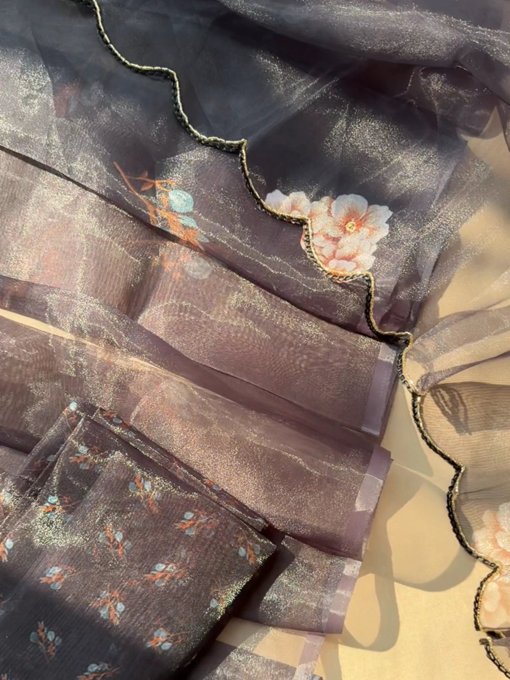 Black Soft Organza Digital Print Saree with Full Handwork & Aarka-Katdana Border – Unstitched Organza Silk Blouse Included