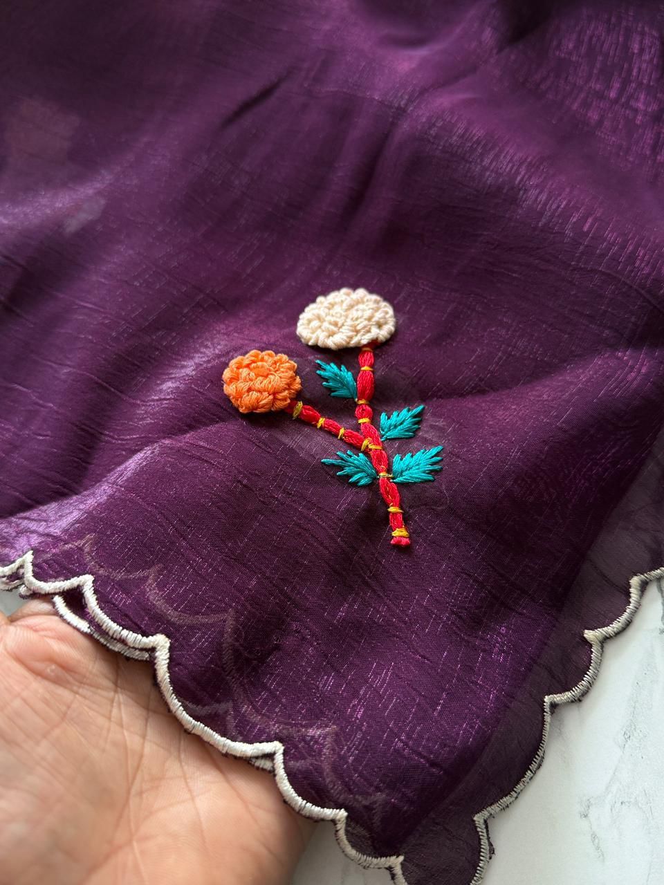 Premium Crunchy Silk Saree with Knot Thread Handwork & Scalloped Border – Matching Blouse with Sleeve Butta Work