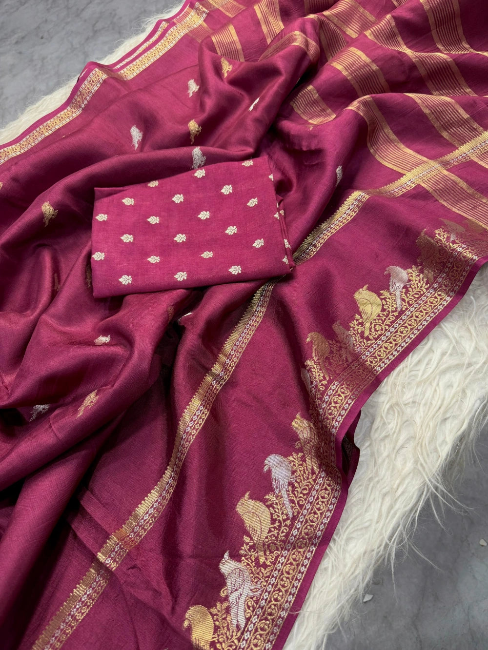 Pure Viscose Mango Saree with Parrot Figure Jacquard Zari Weave – Viscose Butti Blouse Included