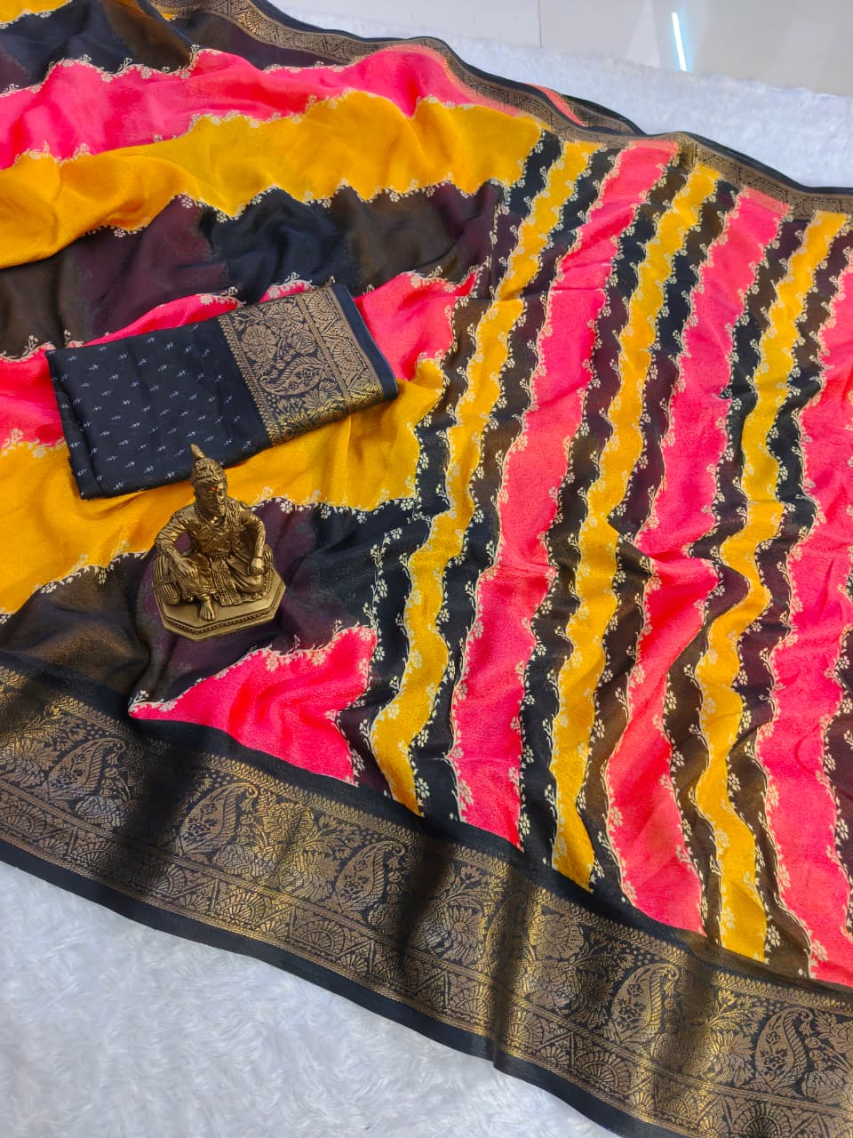 Marshmallow Blooming Rainbow Print Saree with Viscose Weave & Golden Jacquard Border – Matching Pallu & Blouse Piece Included