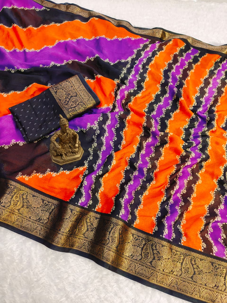 Marshmallow Blooming Rainbow Print Saree with Viscose Weave & Golden Jacquard Border – Matching Pallu & Blouse Piece Included