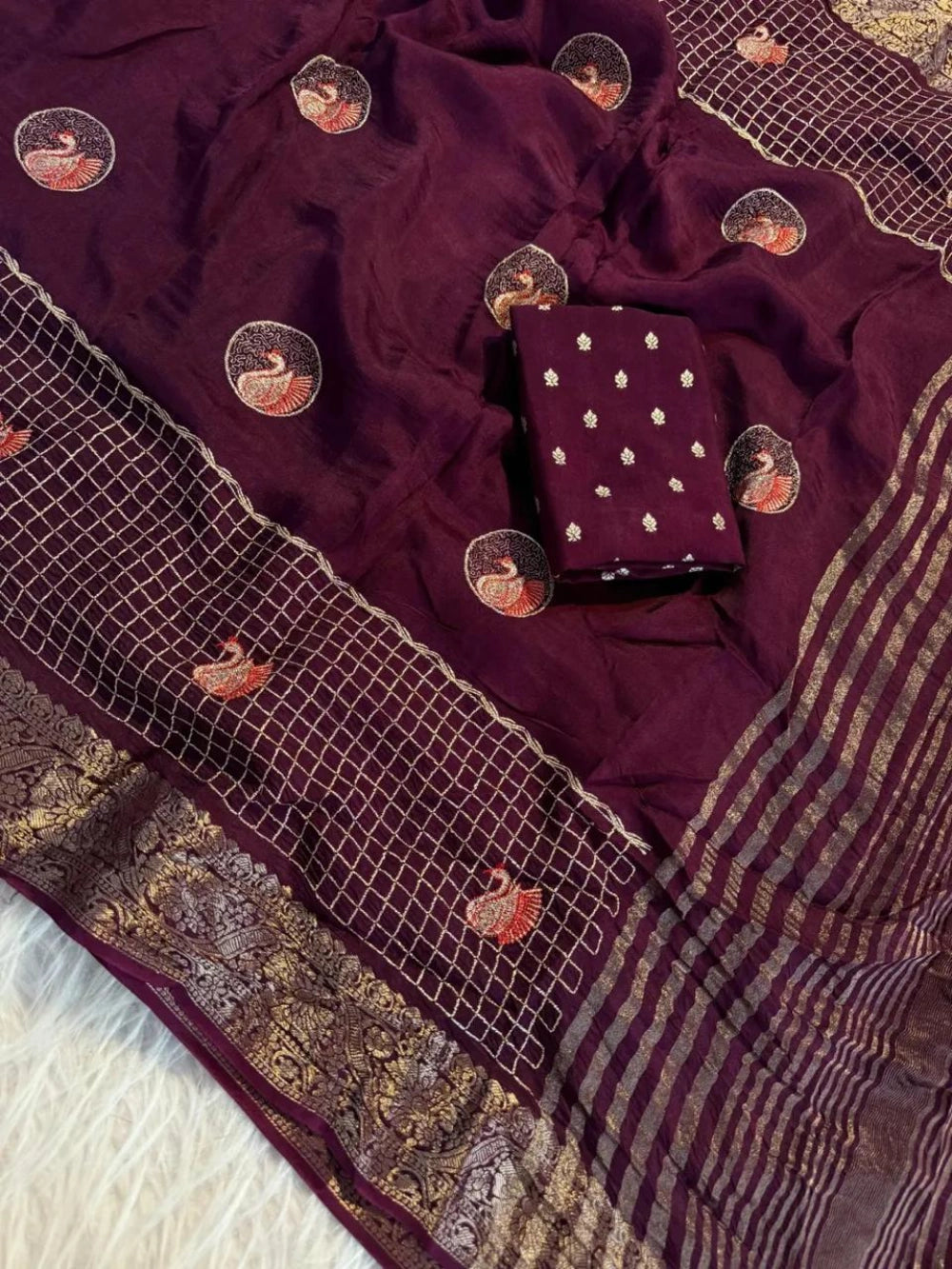 Pure Viscose Crape Silk Saree with Zari Peacock Motifs & Chex Weave – Viscose Butti Blouse Included