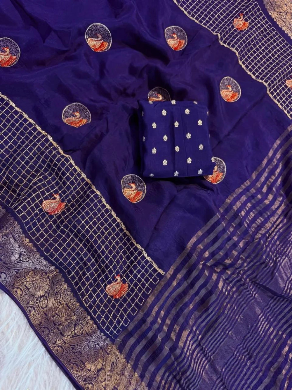 Pure Viscose Crape Silk Saree with Zari Peacock Motifs & Chex Weave – Viscose Butti Blouse Included