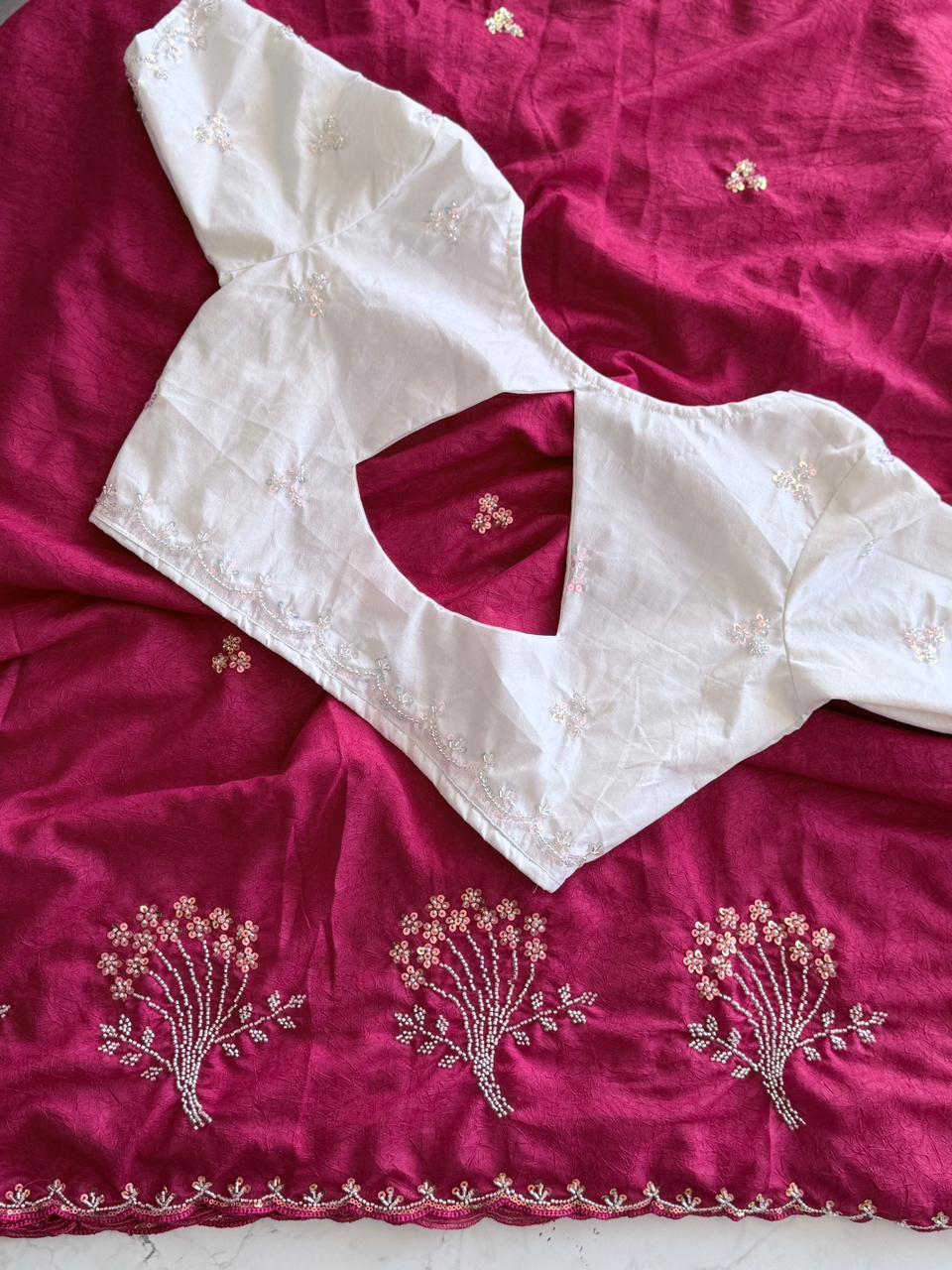 Premium Crunchy Texture Saree with Intricate Bits Handwork & Scalloped Border – Contrast Blouse with Butti & Designer Sleeves