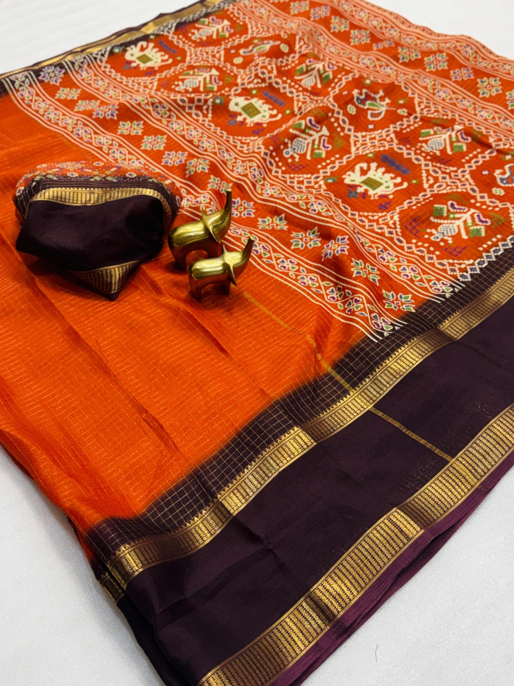 BANNO – Pure Moss Bandhani Print Saree with Mirror Work & Contrast Piping – Running Blouse Included