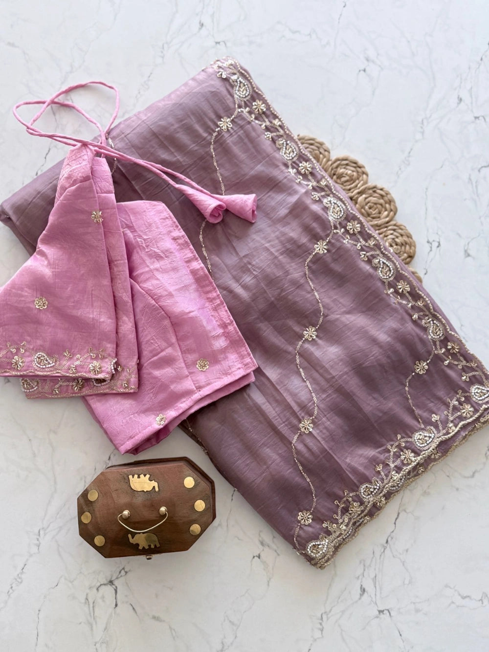 Premium Pure Gold Crush Silk Saree with Hand Butti & Sequence Work – Heavy Contrast Blouse