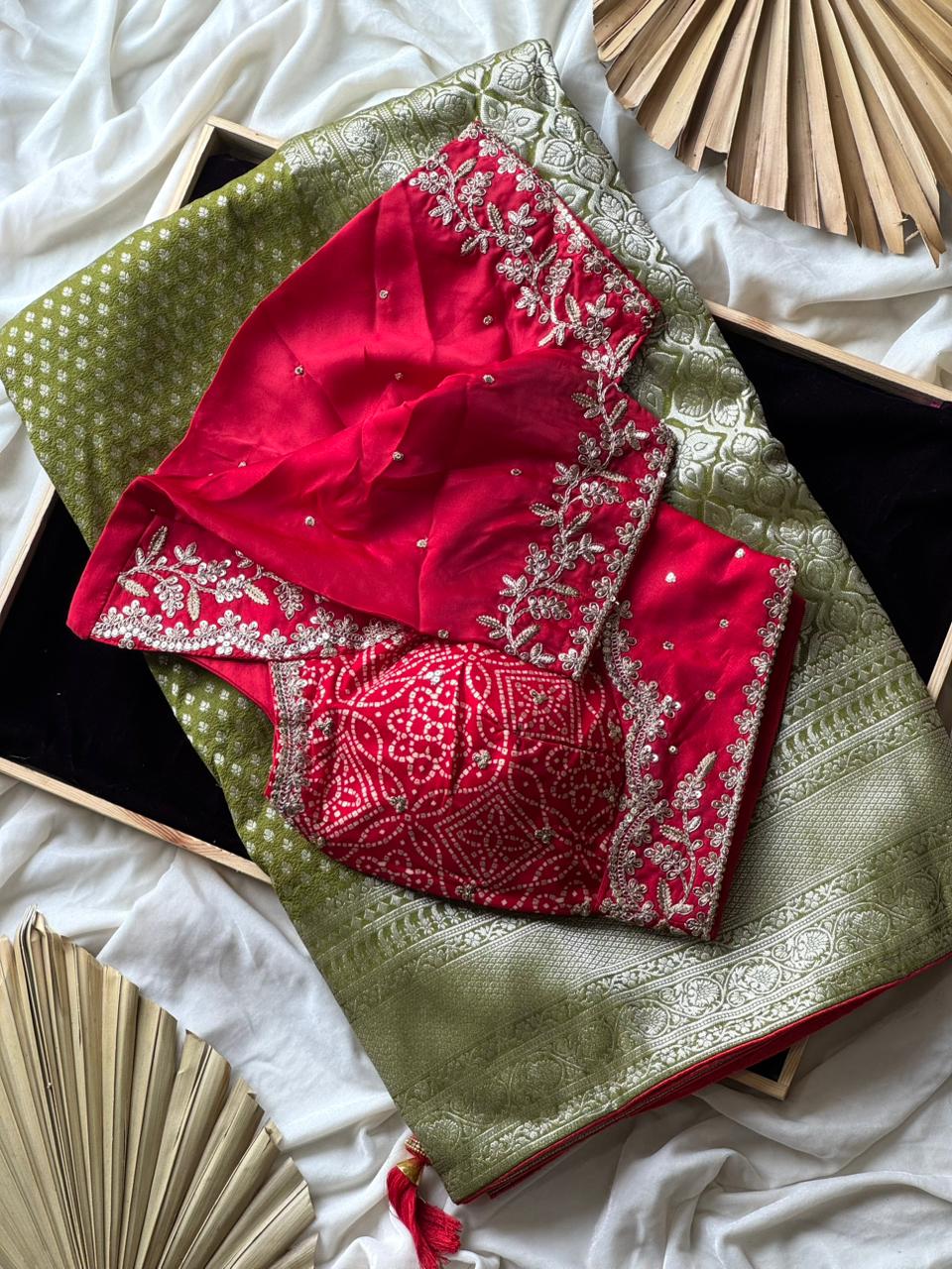 Exclusive Banarasi x Bandhani Saree – Premium Dyed Silk with Contrast Border & Designer Tassels