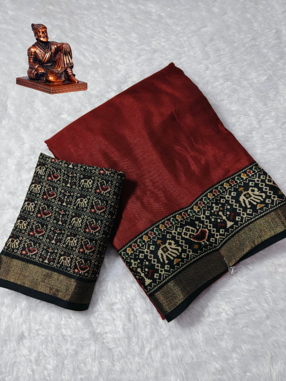 Saree Fabric: Heavy  blooming mull mull cotton saree with ajrakh patola print on allover saree with PERFECTLY MATCHED blouse piece and pallu attached mayura gold border