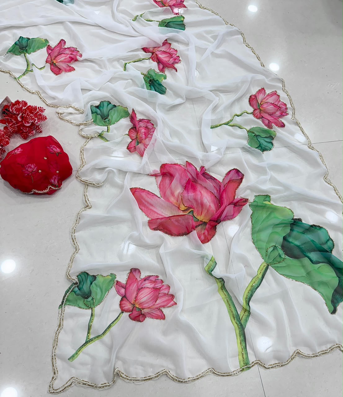 Premium Georgette Silk Saree with Digital Floral Print, Cutdana Handwork & Heavy Border – Designer Blouse