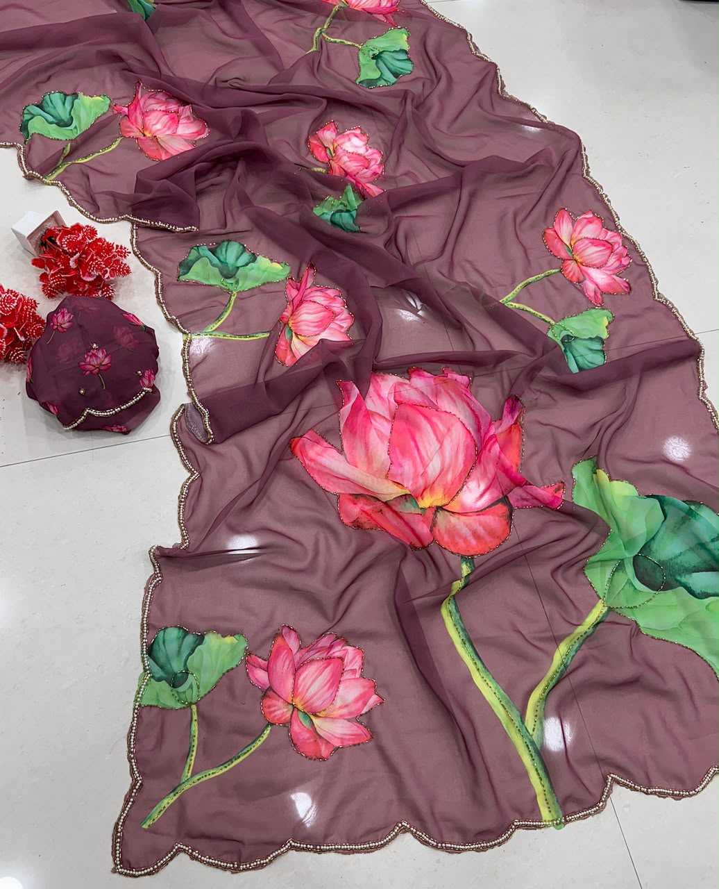 Premium Georgette Silk Saree with Digital Floral Print, Cutdana Handwork & Heavy Border – Designer Blouse