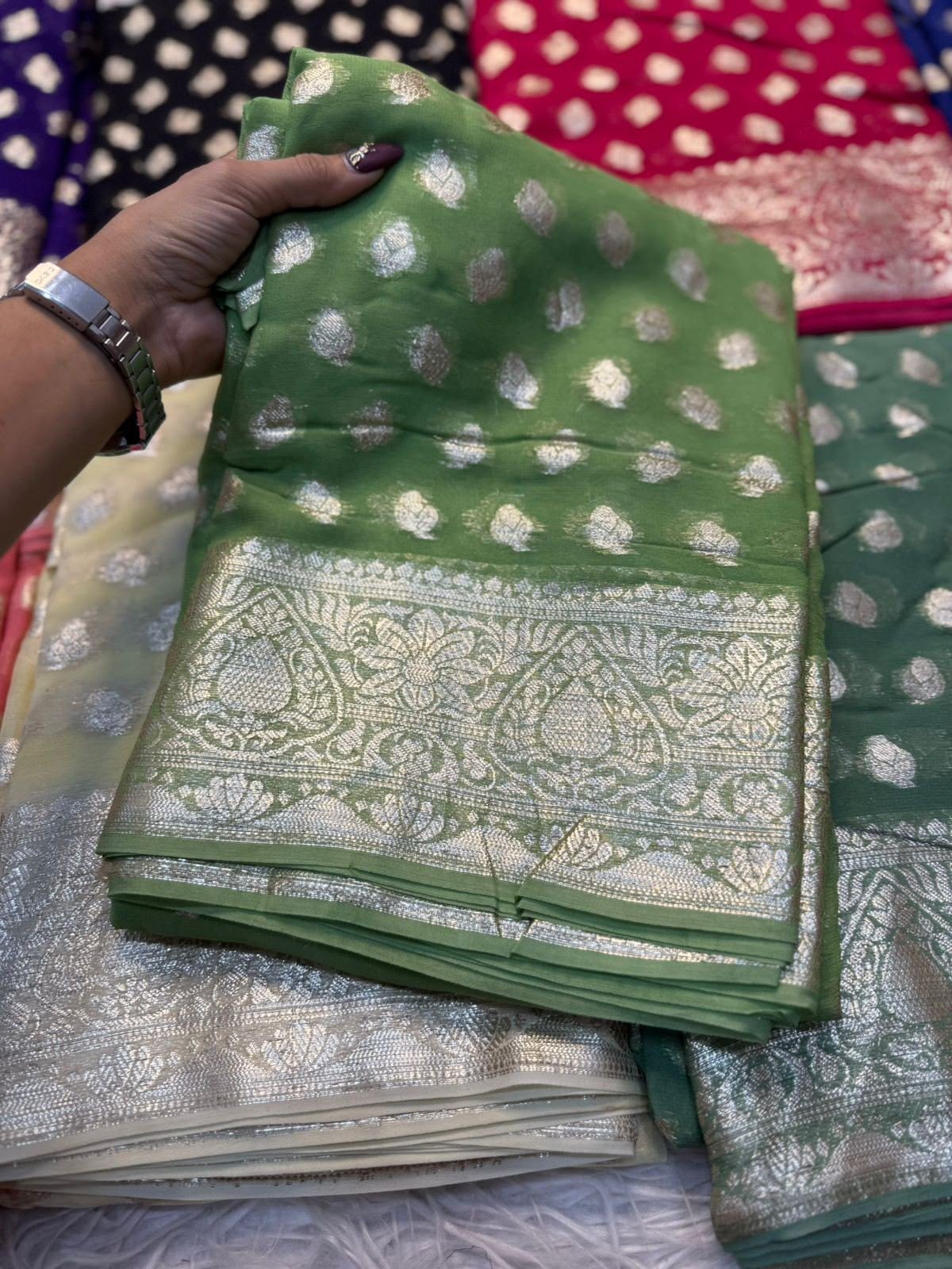 Premium Viscose Georgette Saree with Zari Work – Designer Running Blouse Collection