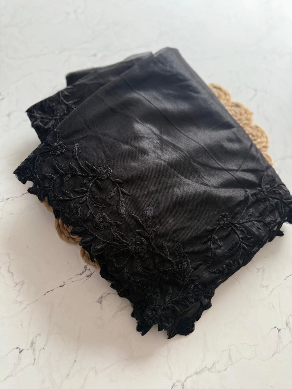 Premium Pure Twillnet Saree with Tone-to-Tone Multithread Work & Scalloped Border – Bangalori Silk Blouse Included