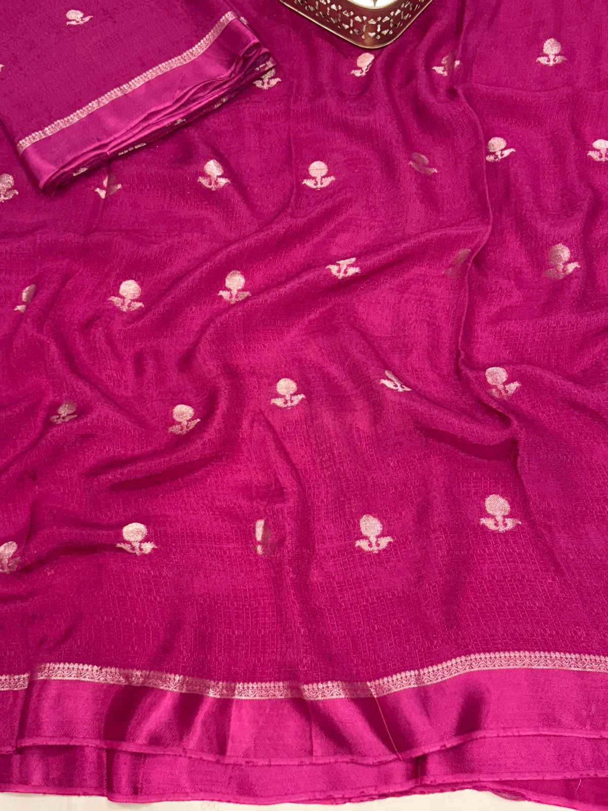 Premium Pure Viscose Khadi Silk Saree with Satin Border & Jacquard Leaf Design – Running Blouse